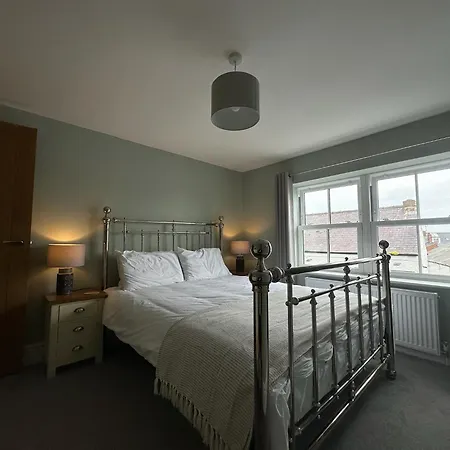 Church Walk View Apartment *